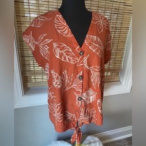 Sienna Sky Tie Waist Top. Size: Med.